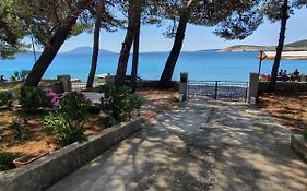 Sidus Maris, Spacious Seaside Apartment With Free Parking