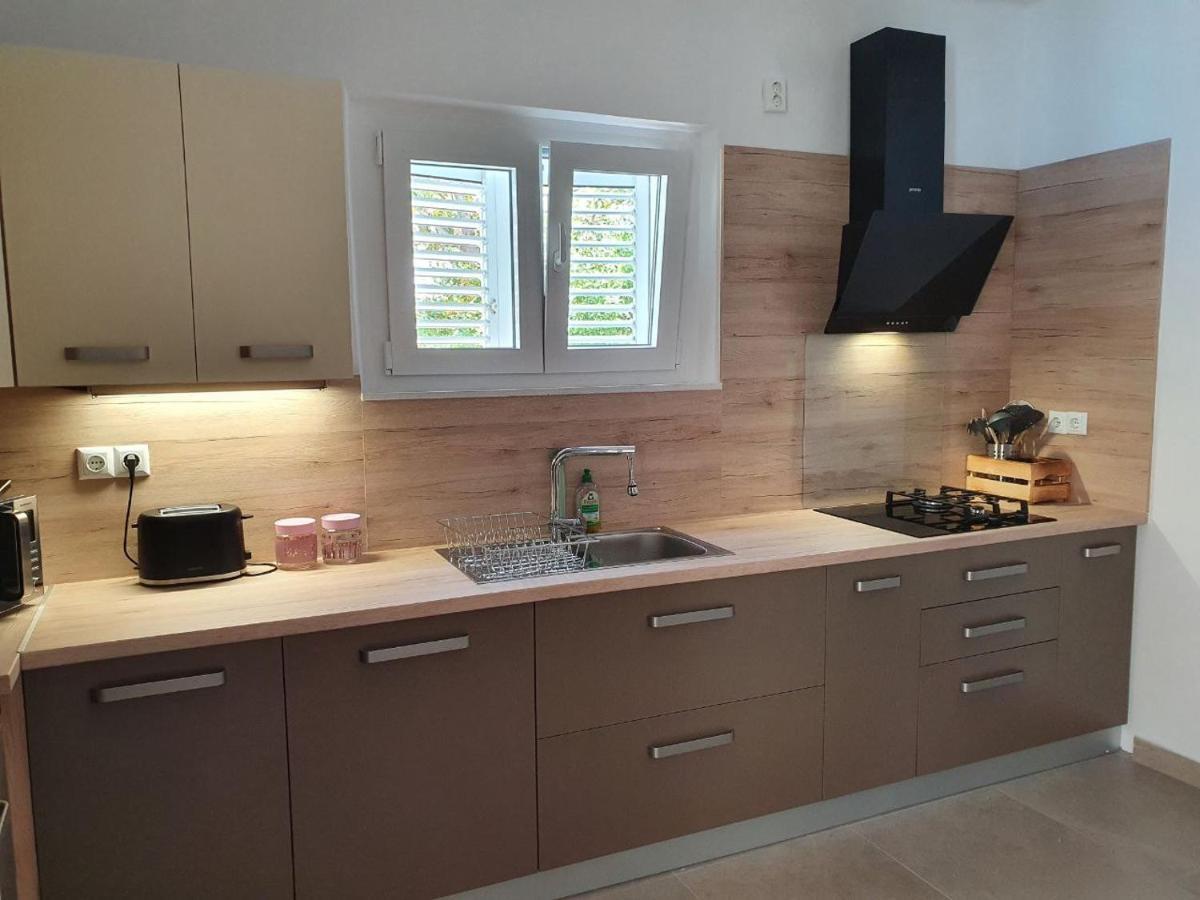 Sidus Maris, Spacious Seaside Apartment With Free Parking Martinšćica Exterior foto