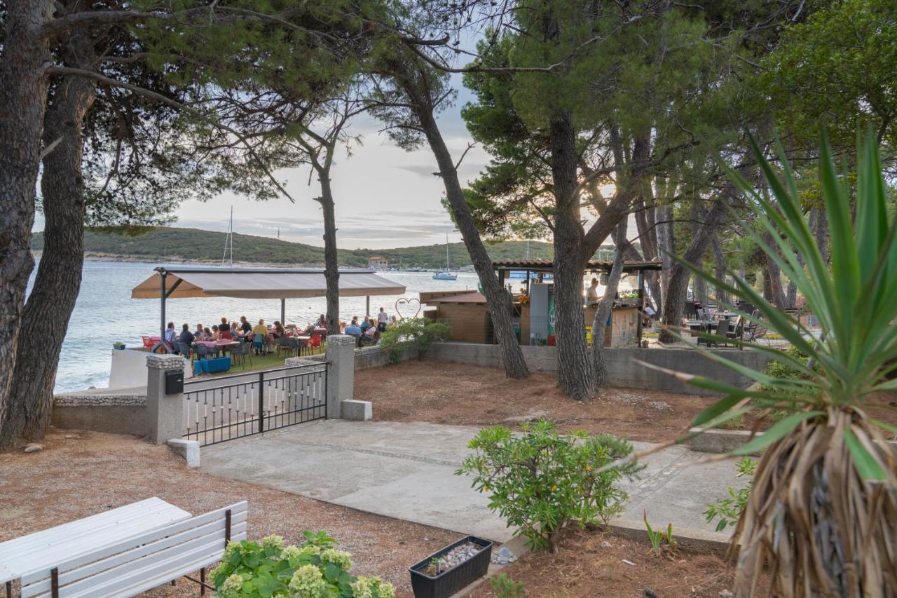 Sidus Maris, Spacious Seaside Apartment With Free Parking Martinšćica Exterior foto