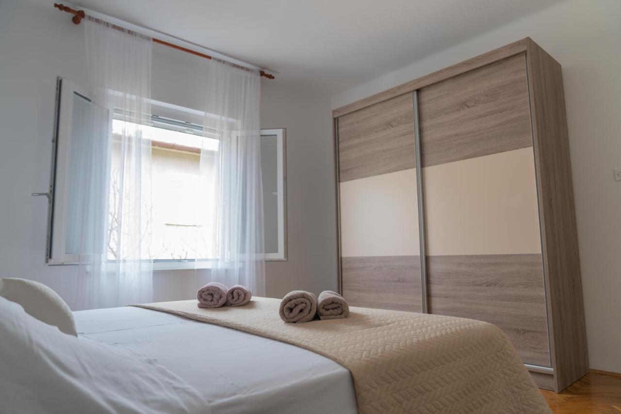 Sidus Maris, Spacious Seaside Apartment With Free Parking Martinšćica Exterior foto